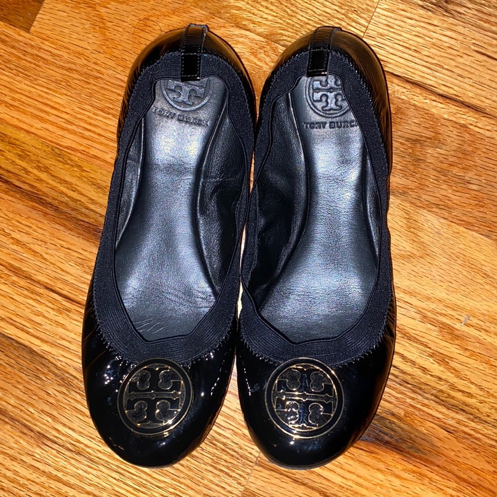Tory Burch Black Patent Leather Flats with Gold Logo and Elastic